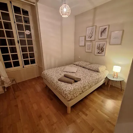 Le Clemenceau Face A La Charente 2 Saintes