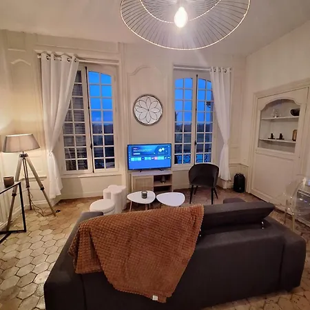 Apartment Le Clemenceau Face A La Charente 2 Saintes