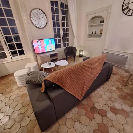 Le Clemenceau Face A La Charente 2 *