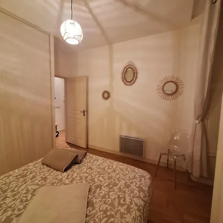 Le Clemenceau Face A La Charente 2 Saintes