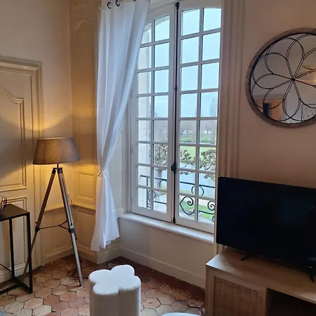 Le Clemenceau Face A La Charente 2 Saintes