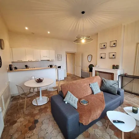 Le Clemenceau Face A La Charente 2 Saintes